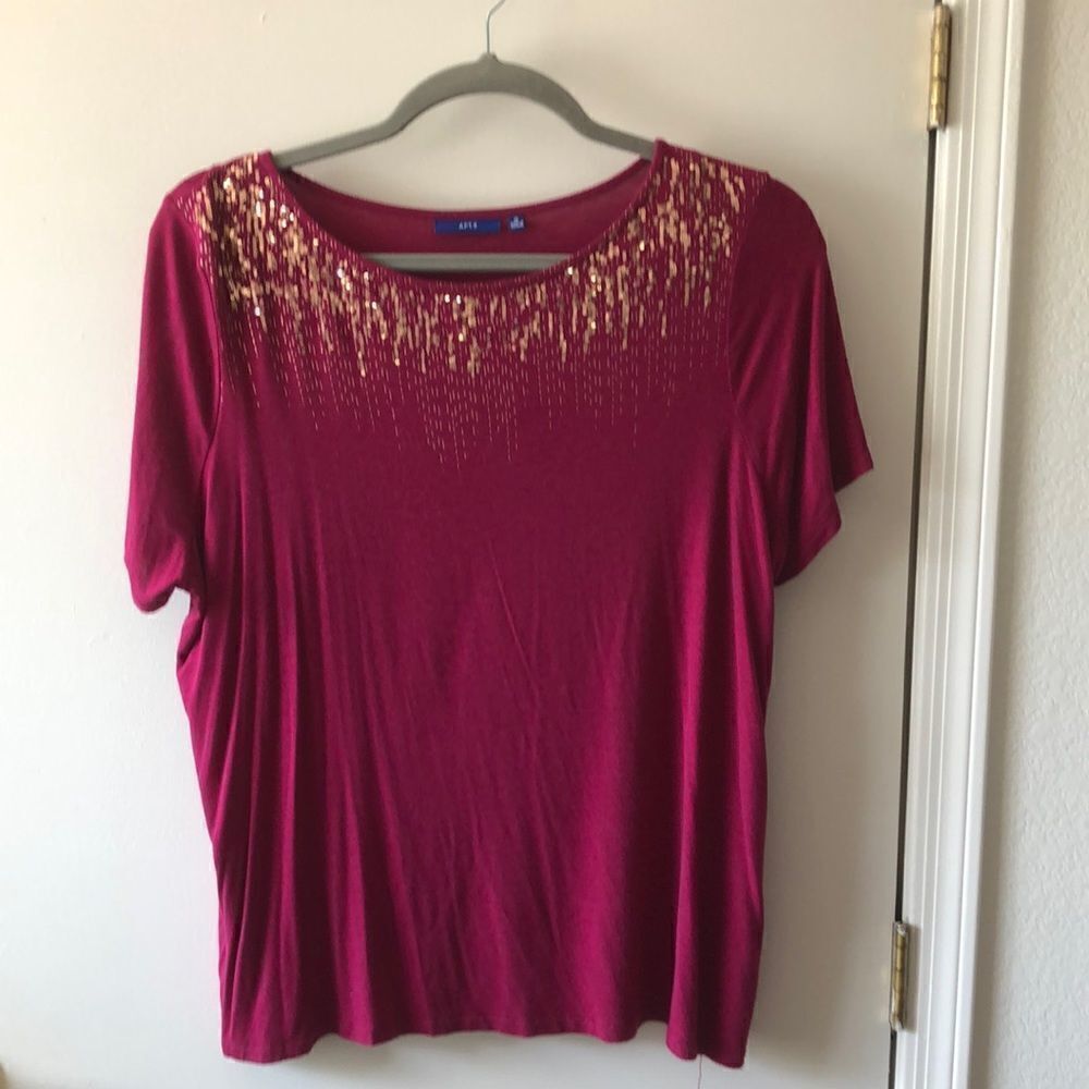 Apt 9 Knit T-shirt with Sequins Size 1X Fuchsia Gently used